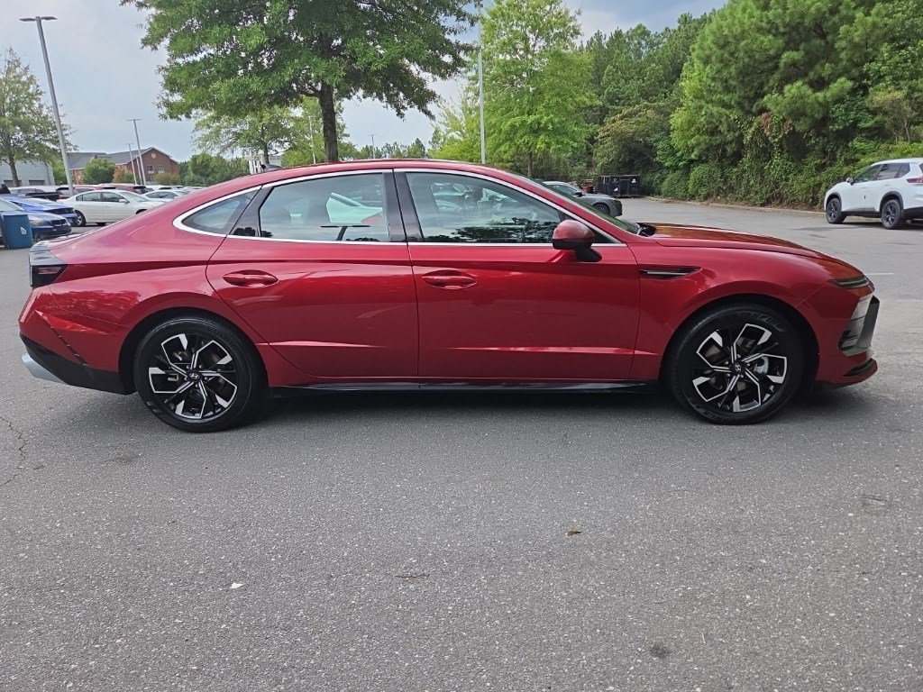 Certified Used 2025 Ultimate red Hyundai SEL image 8