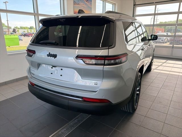 New 2026 Silver Zynith Exterior Paint Jeep  image 5