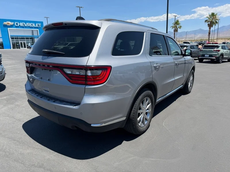 Used 2017 Billet Metallic Clearcoat Dodge SXT image 3