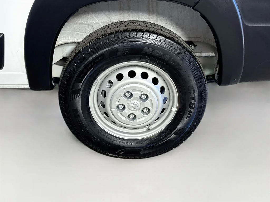 Used 2025 White Ram Base image 28