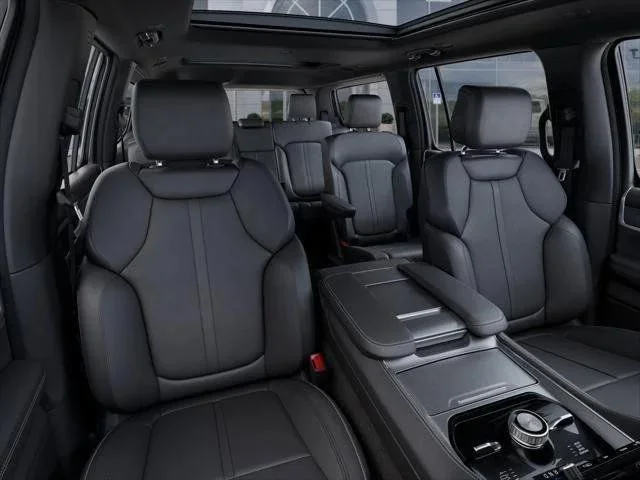 2025 Jeep Wagoneer Series II - Photo 9