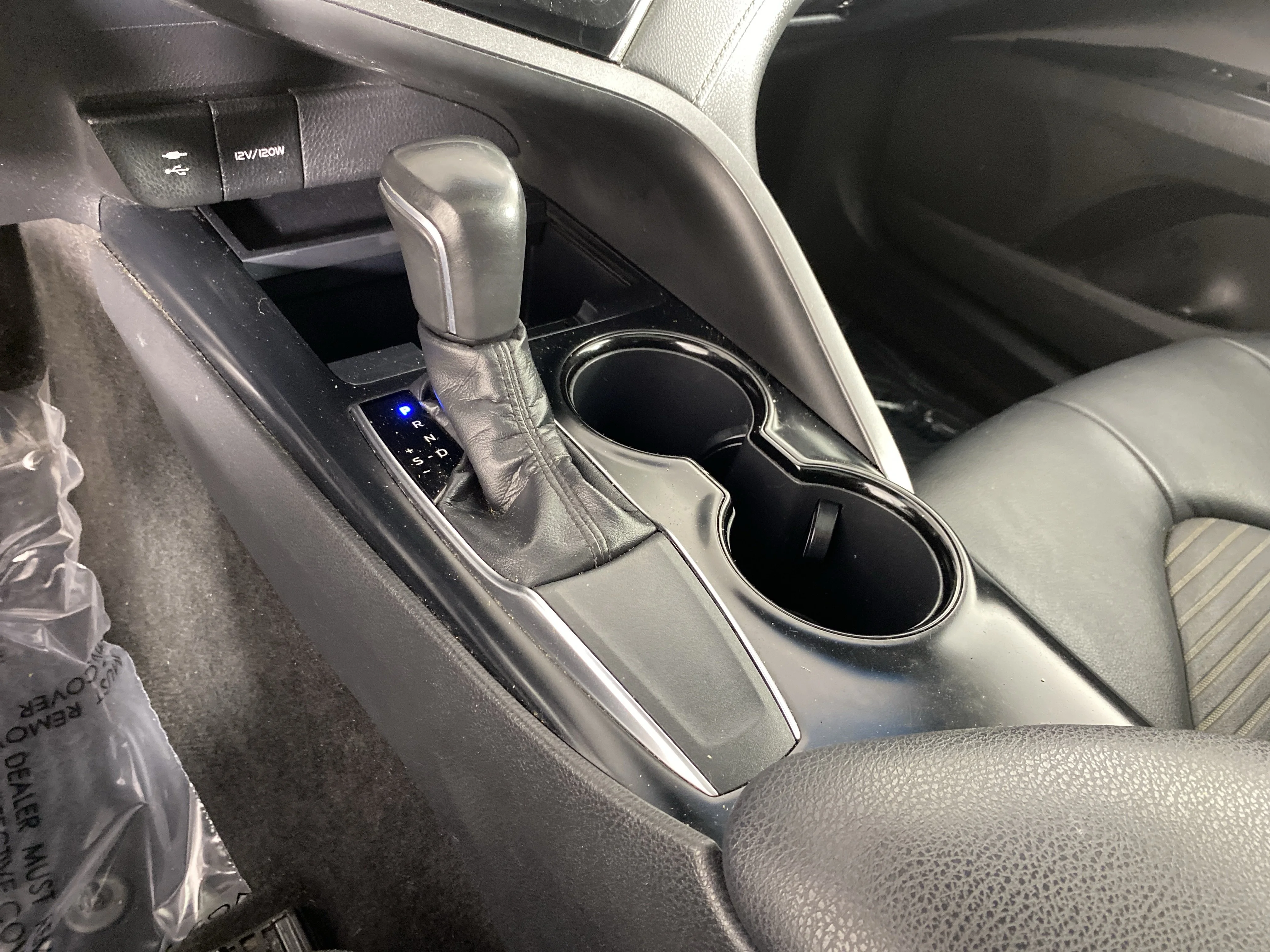 Used 2018 Super White Toyota SE image 29