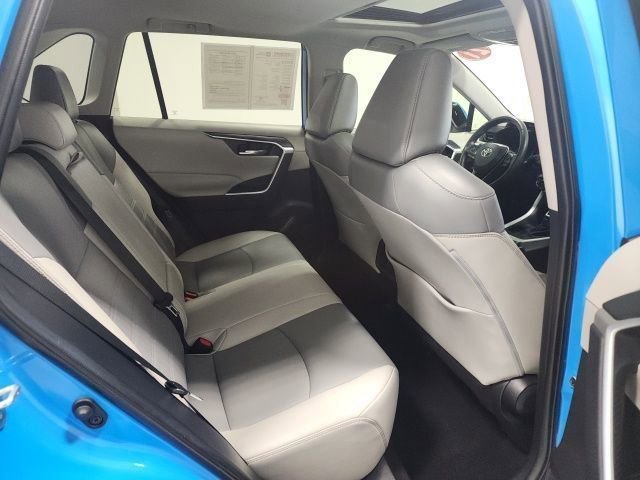 2021 Toyota RAV4 XLE Premium - Photo 18