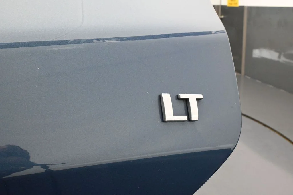 Used 2024 Lakeshore Blue Metallic Chevrolet LT image 32