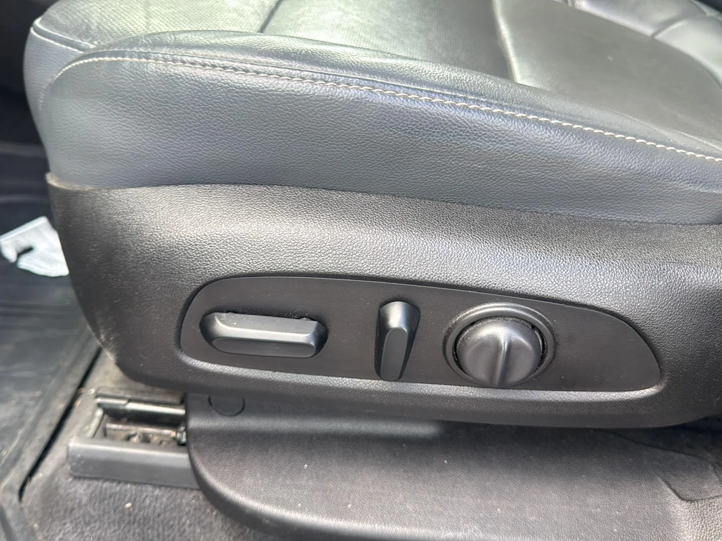Used 2019 Satin Steel Metallic Chevrolet Premier image 7