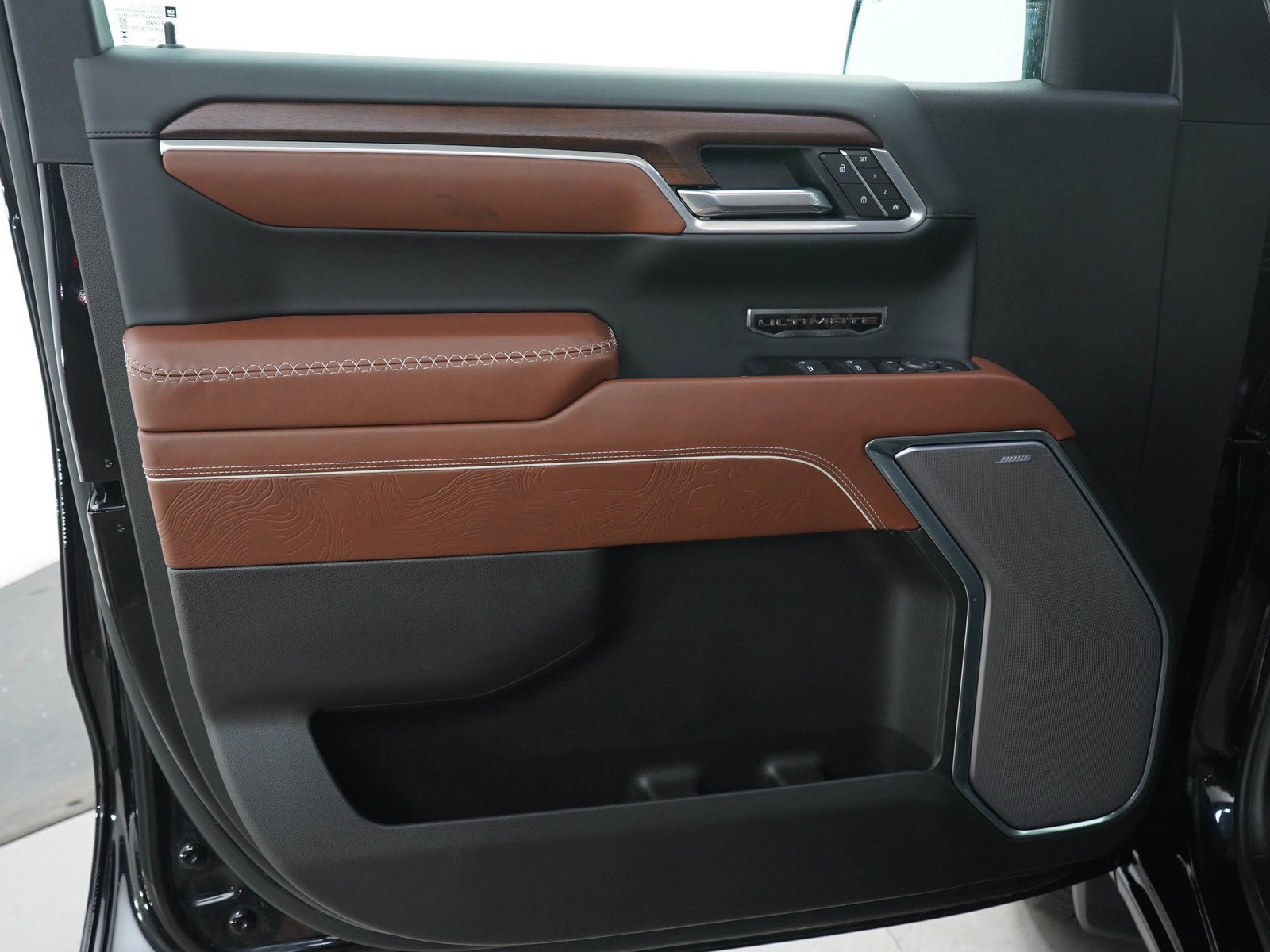 Used 2025 Black GMC Denali Ultimate image 21