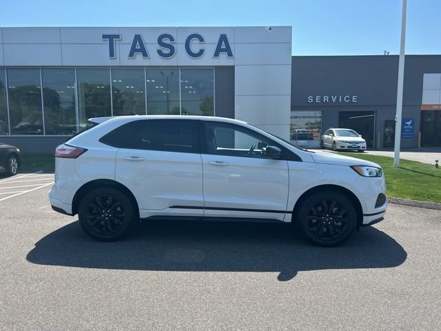 Used 2023 White Ford SE image 8