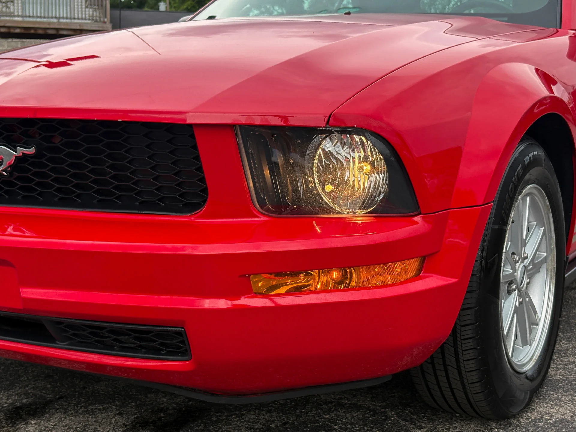 Used 2009 Red Ford V6 image 7