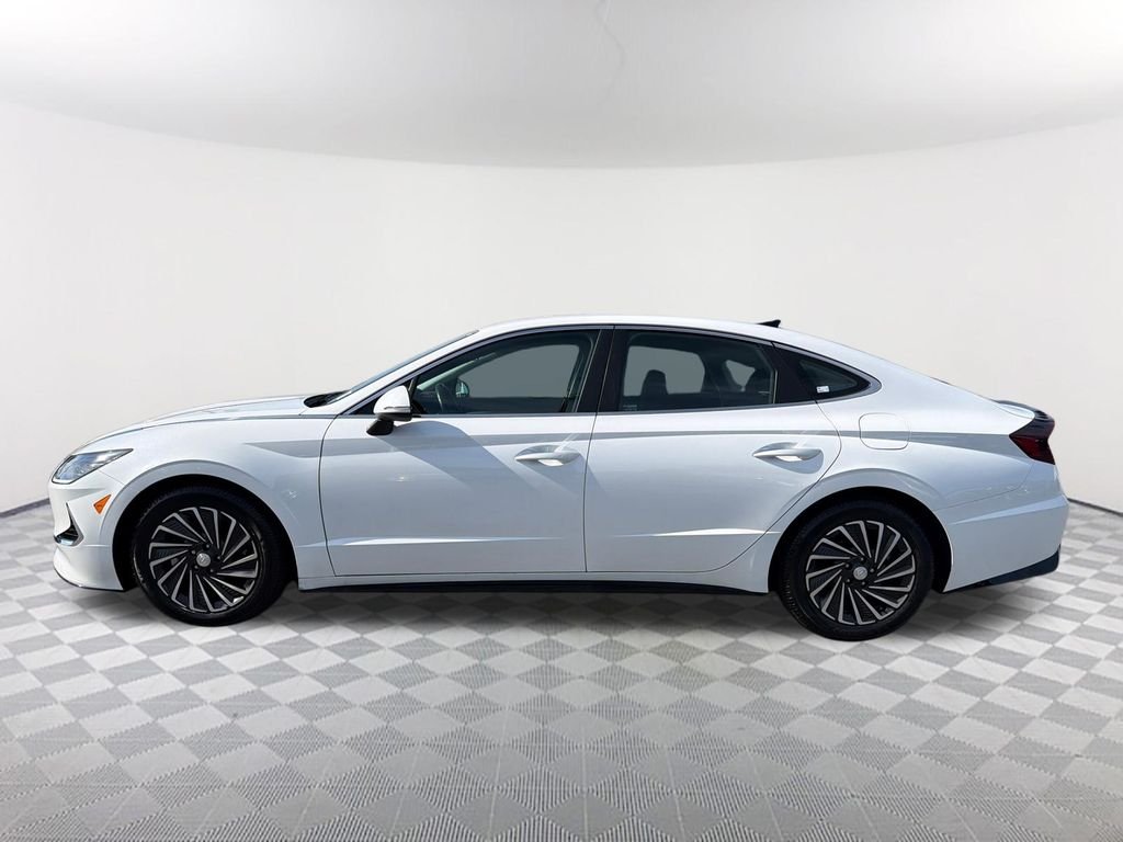 Used 2023 White Hyundai SEL image 8