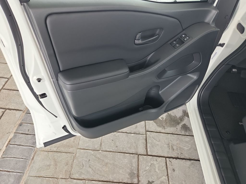 New 2026 White Nissan S King Cab image 20