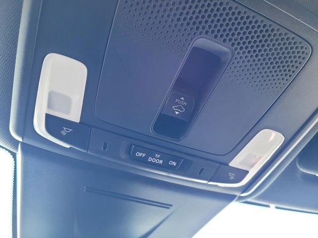 Used 2024  Honda Base image 17