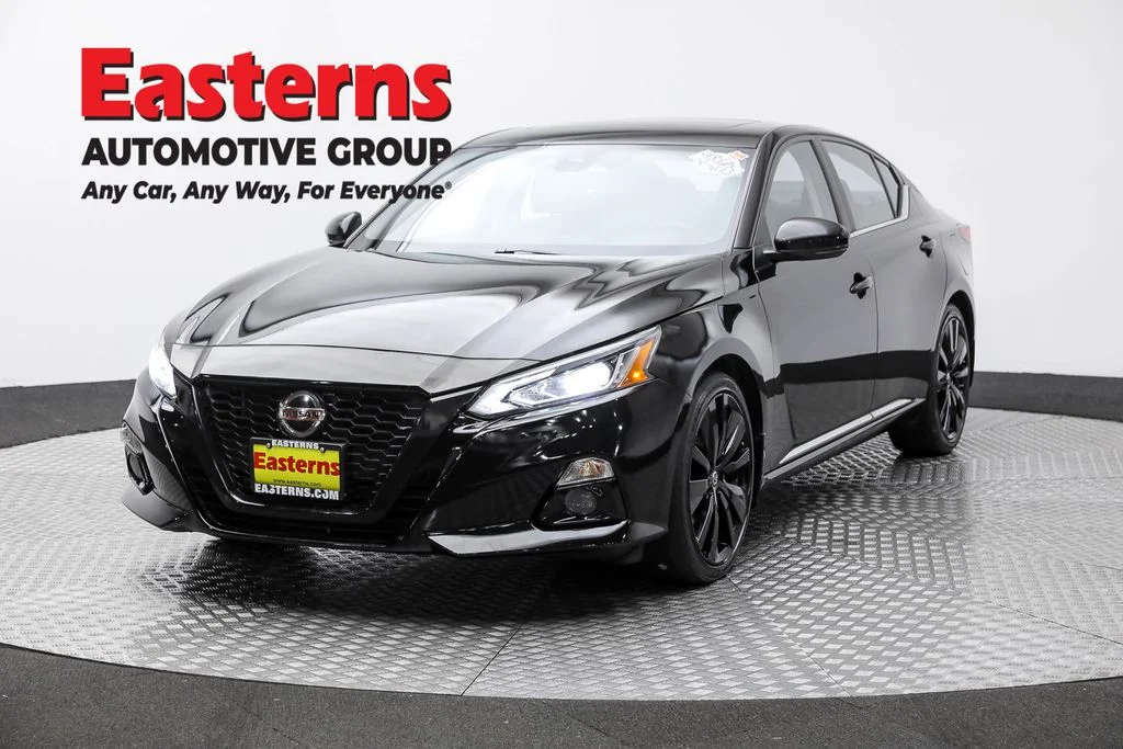 Used 2022 Black Nissan 2.5 SR image 1