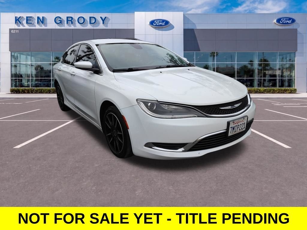 2015 Chrysler 200 Limited's photo