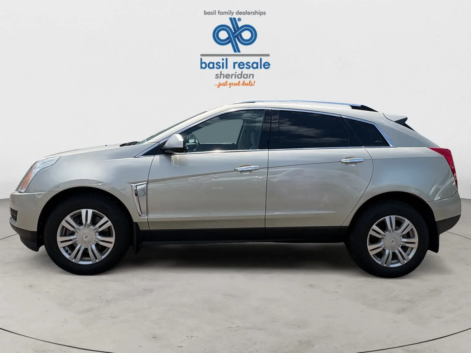 Used 2015 Silver Coast Metallic Cadillac Luxury Collection image 3
