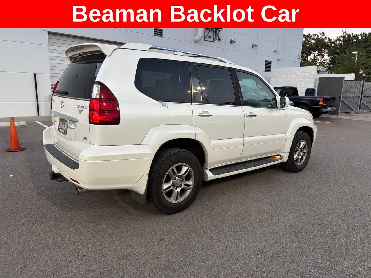 Used 2008 White Lexus 470 image 4