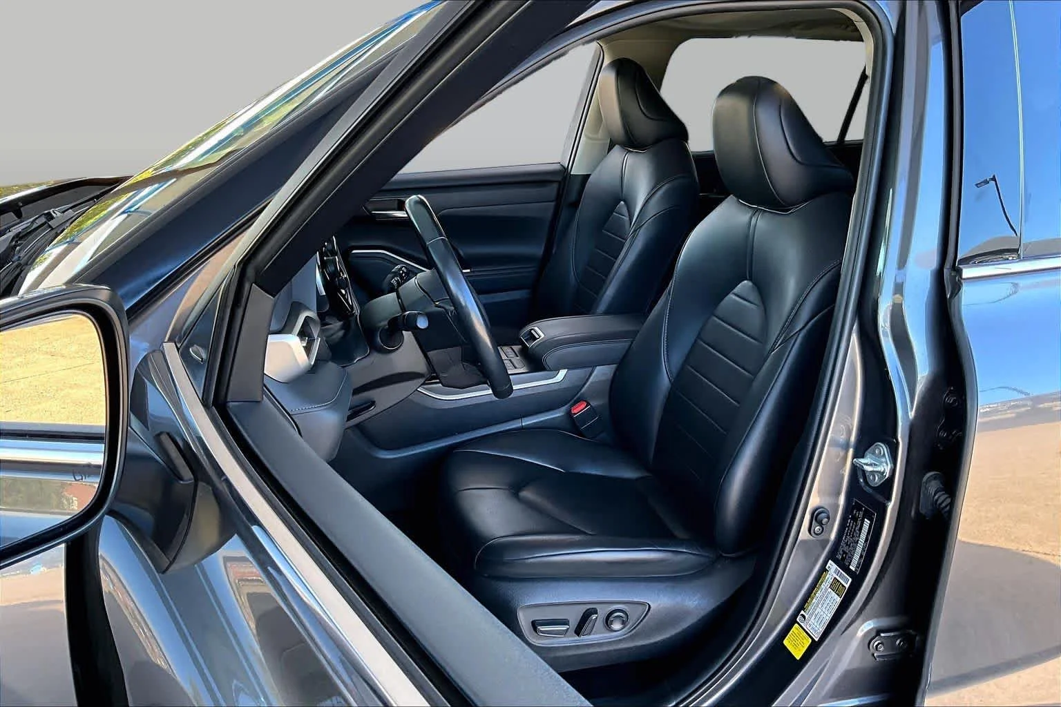Used 2021 Magnetic Gray Metallic Toyota XLE image 8