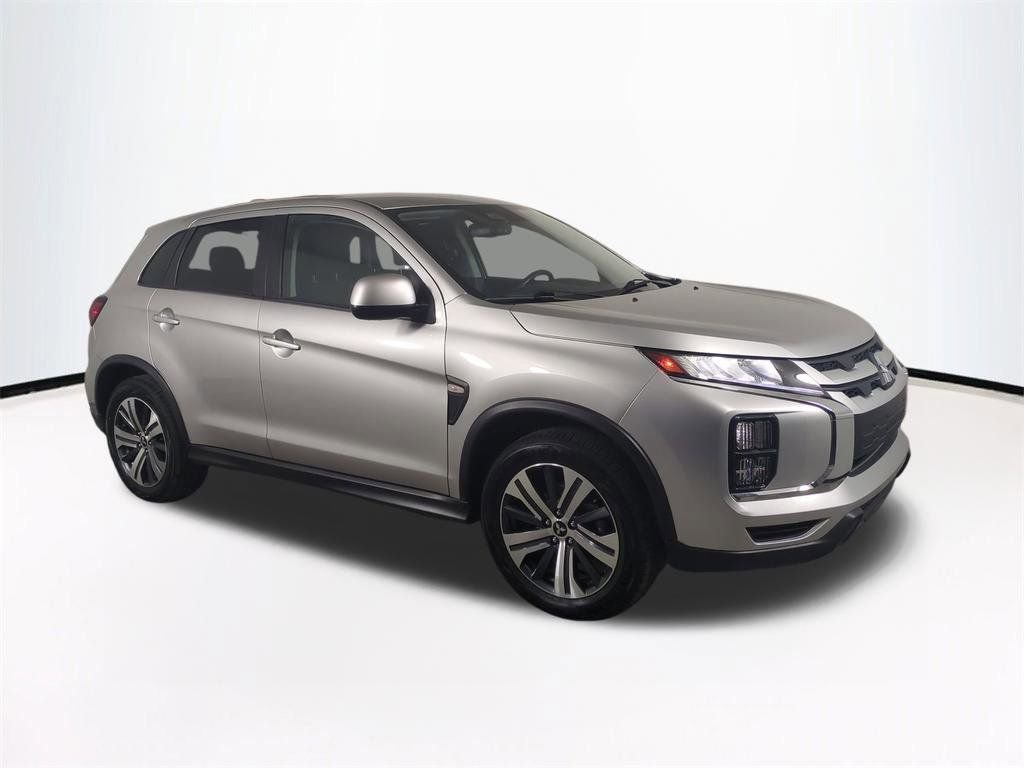 Used 2024  Mitsubishi 2.0 ES image 2