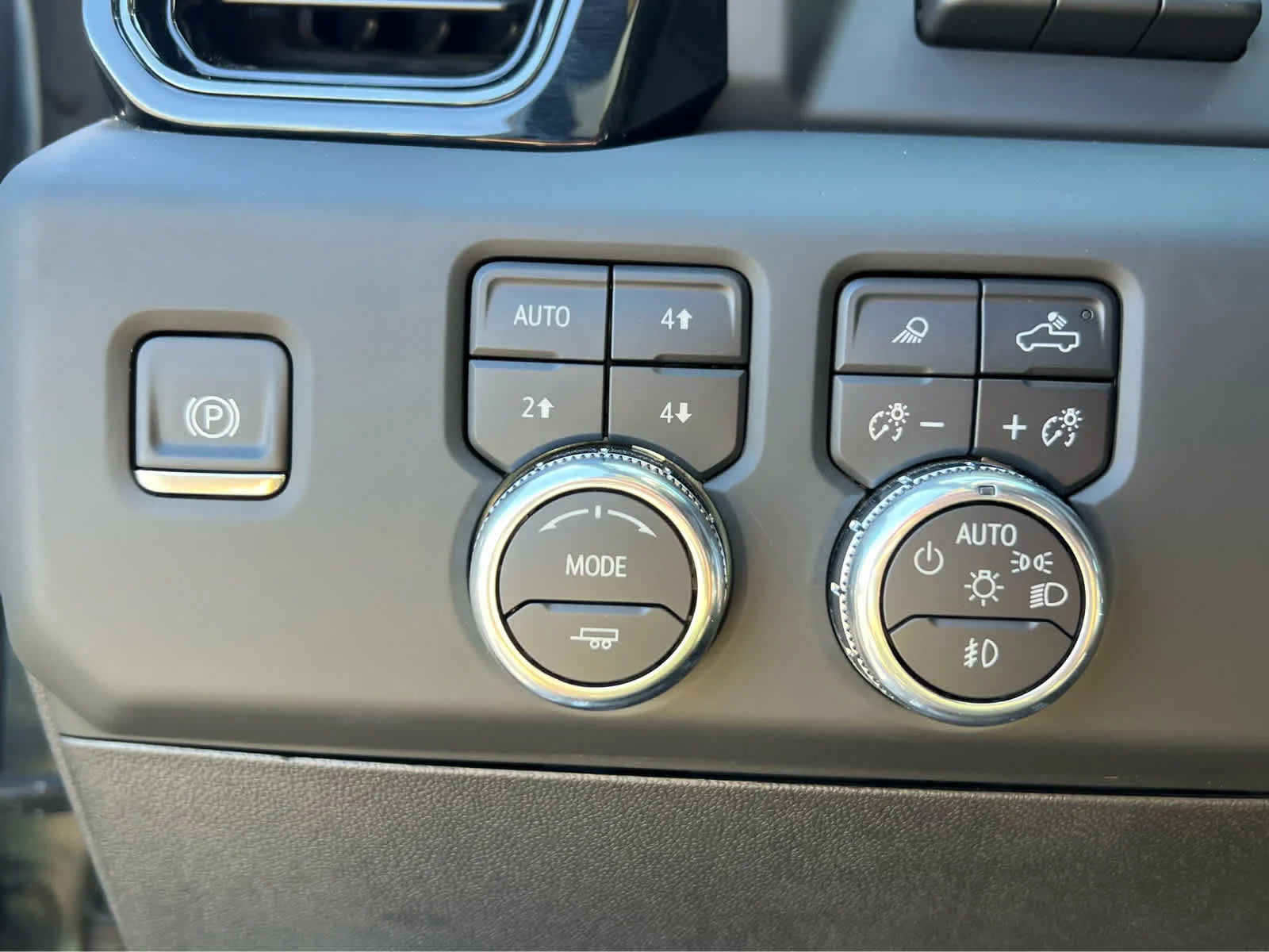 Used 2025 Gray GMC AT4X image 33