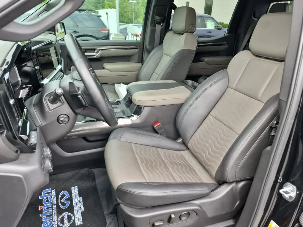 Used 2025 Black Chevrolet ZR2 image 11