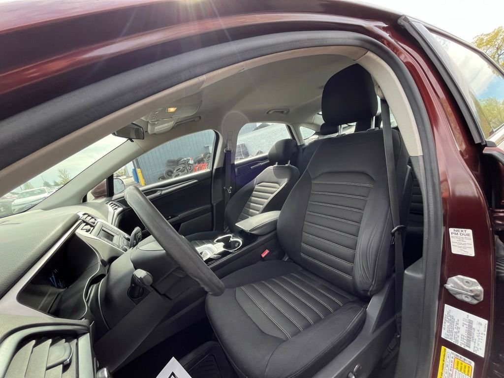 2015 Ford Fusion SE - Photo 10