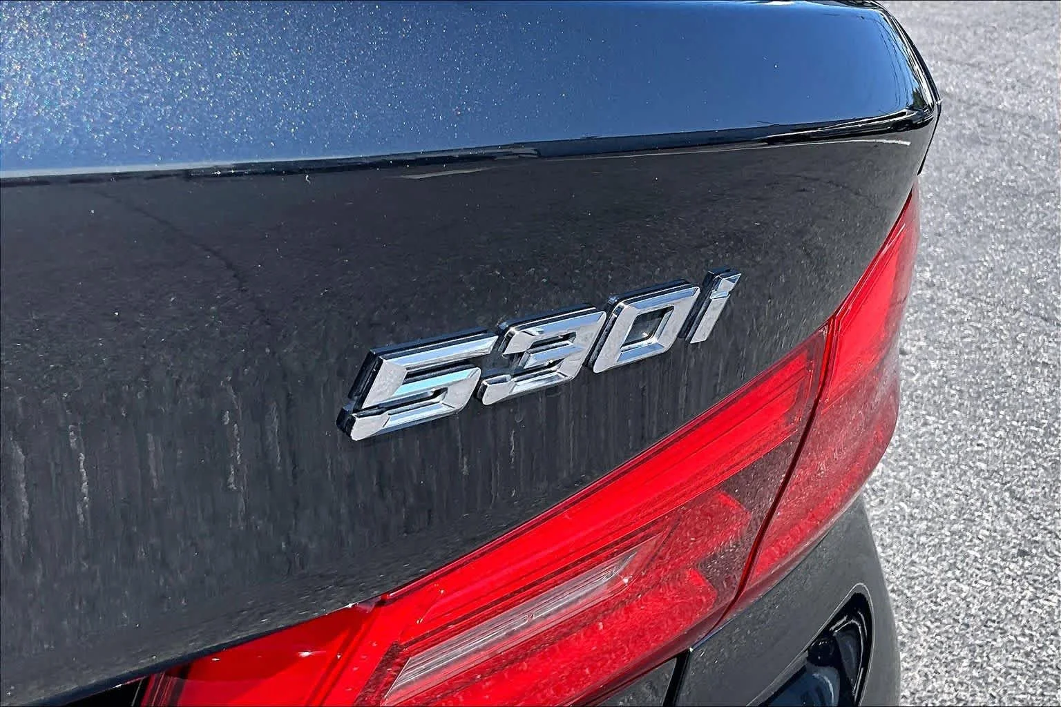 Used 2019 Black Sapphire Metallic BMW 530i xDrive image 30