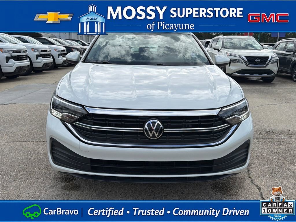 2023 Volkswagen Jetta SE - Photo 12