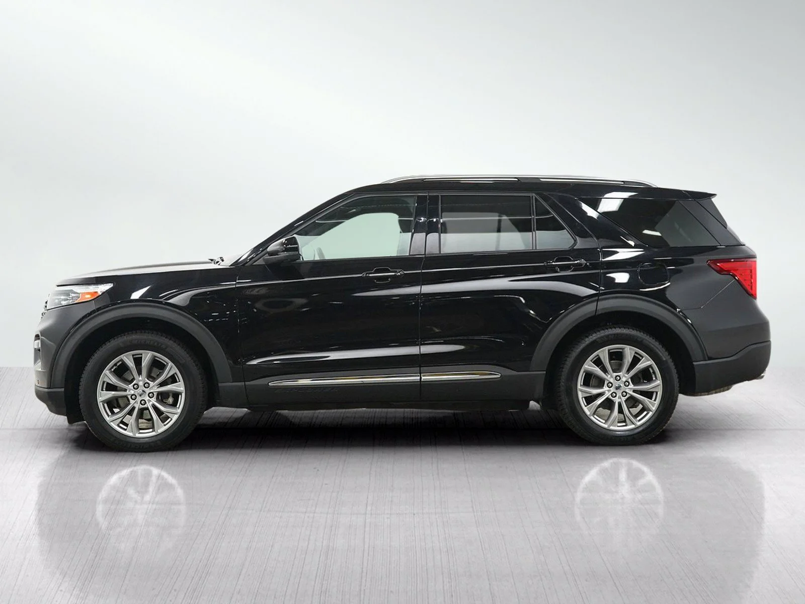 Used 2020 Ford Explorer Limited with VIN 1FMSK8FH8LGB83587 for sale in Wayzata, Minnesota