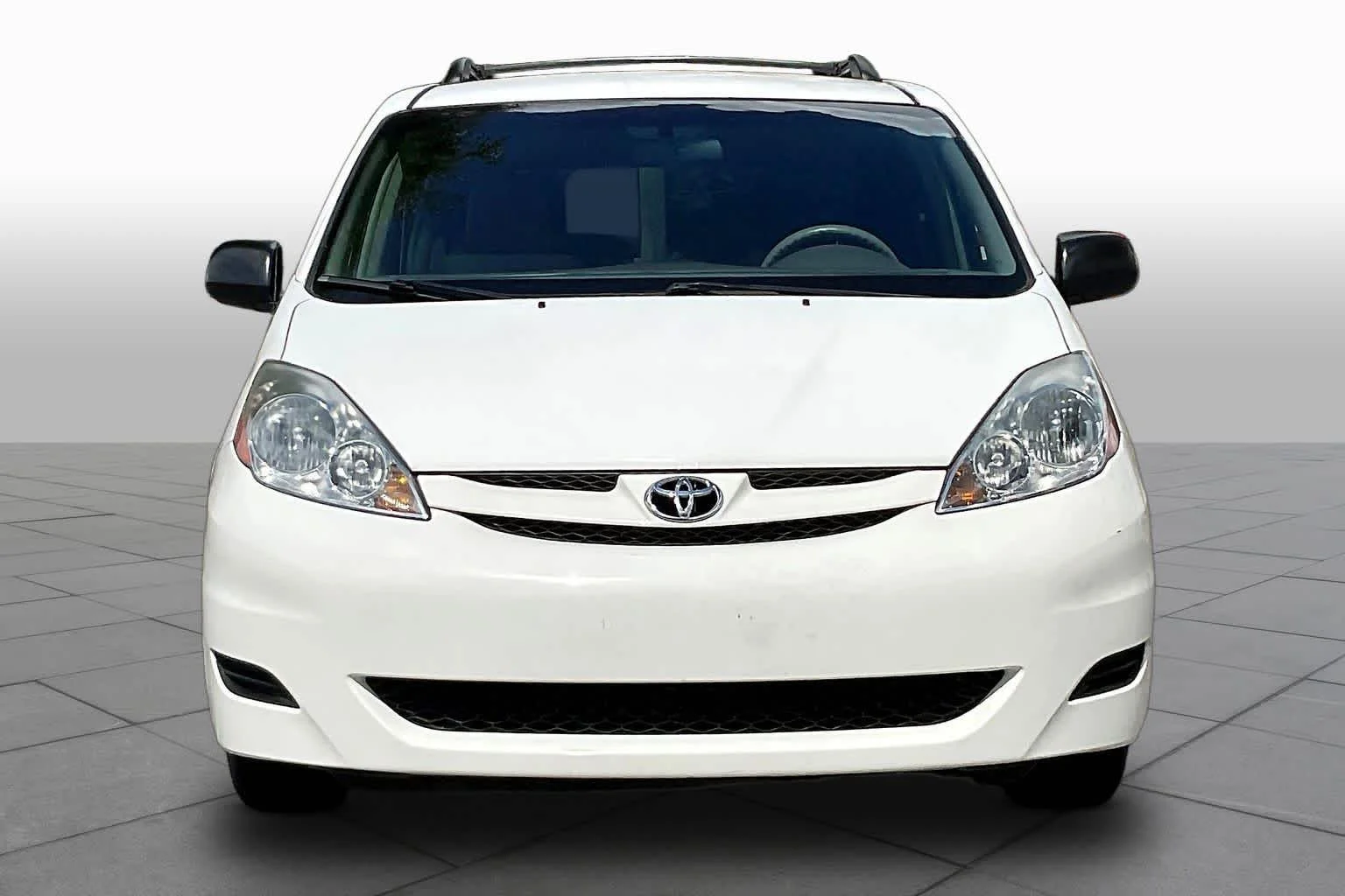 Used 2008 Natural White Toyota LE image 3