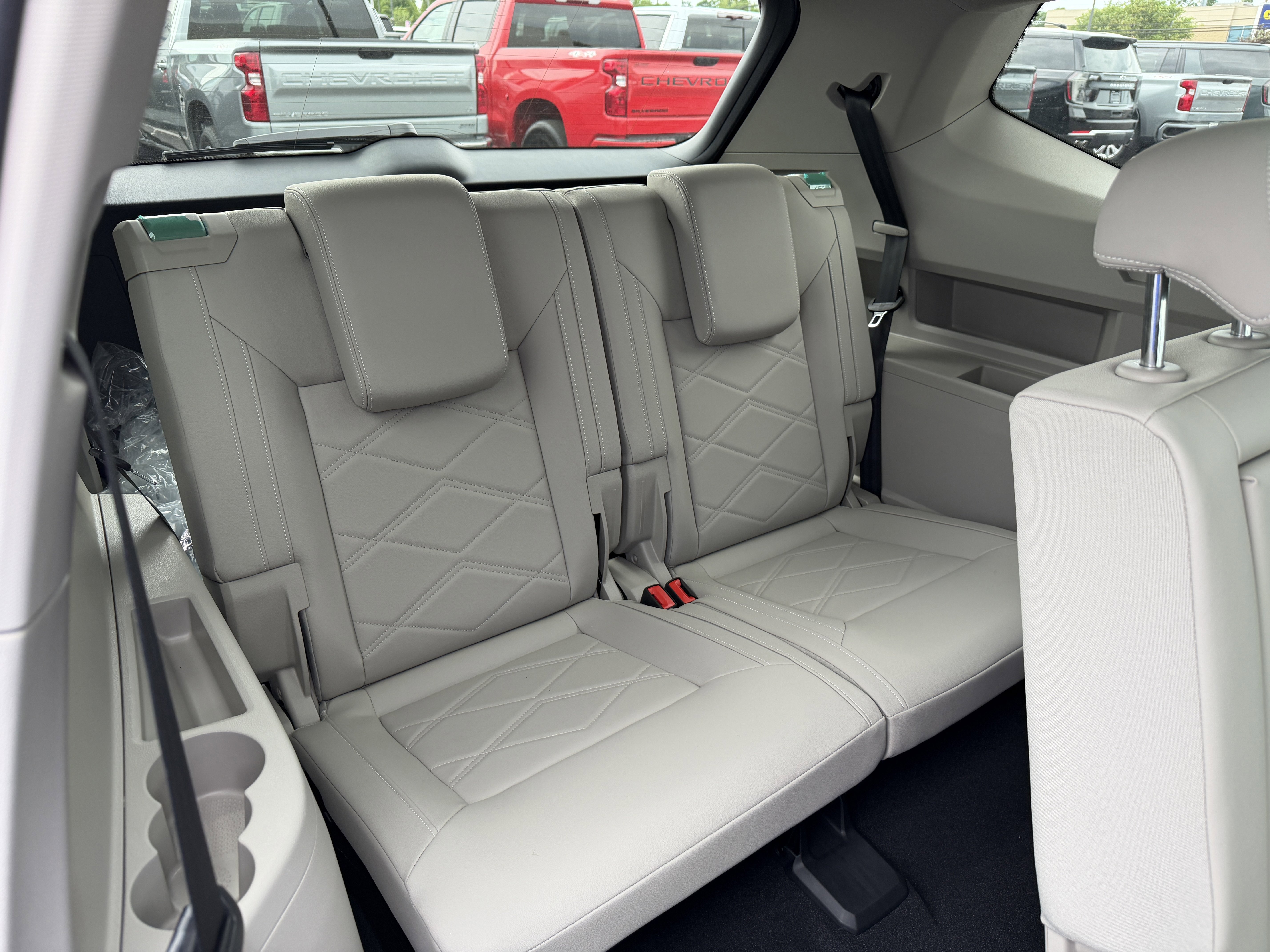 New 2026 Opal White Pearl Volkswagen 2.0T SE w/Technology image 28