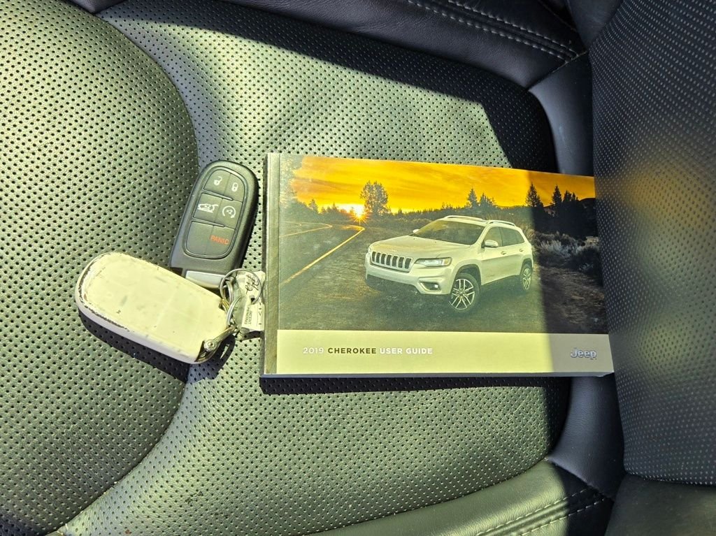 Used 2019 Red Jeep Limited image 10