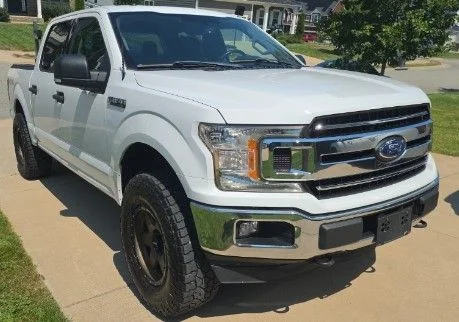 Used 2018 White Ford XLT image 1