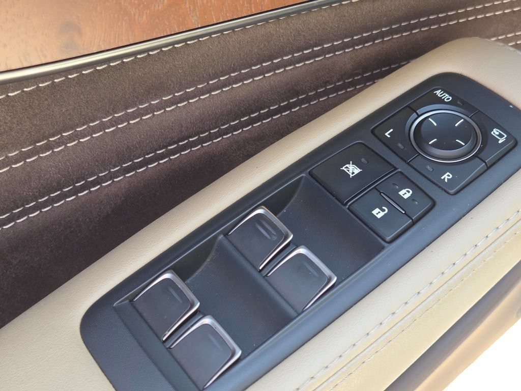 Used 2018 White Pearl Lexus 500 Base image 36