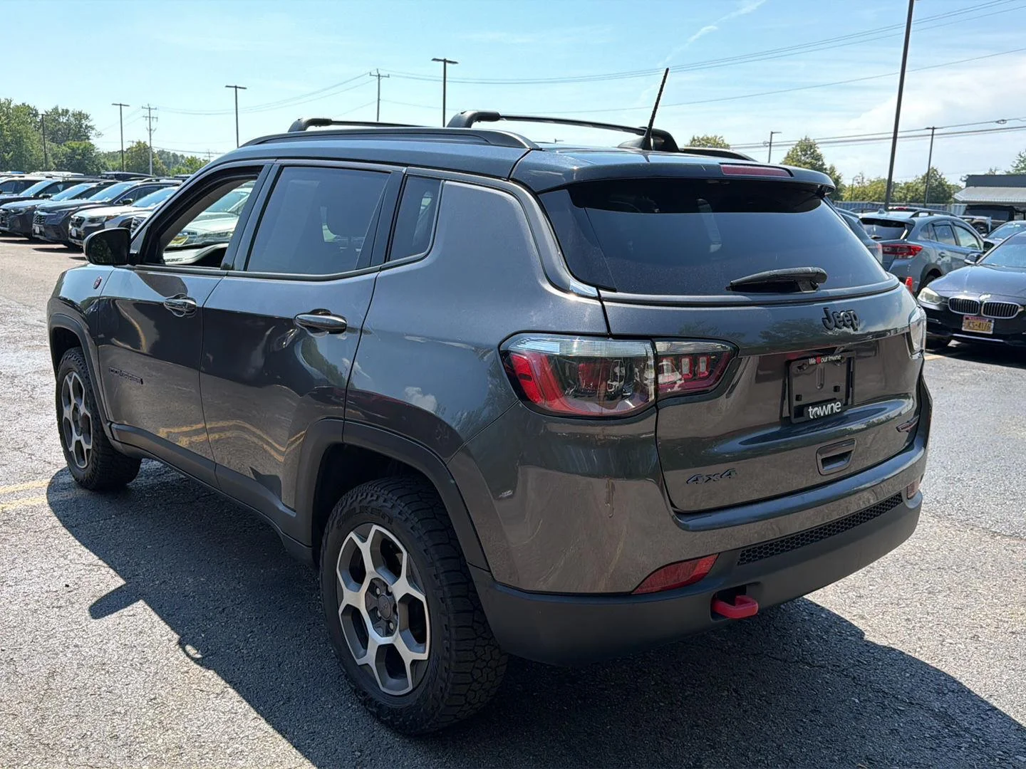 Used 2022 Granite Crystal Metallic Clearcoat Jeep Trailhawk image 5