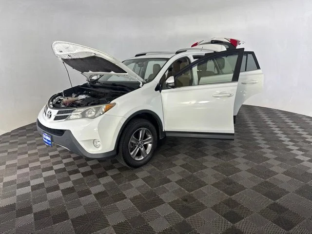 Used 2015 White Toyota XLE image 12