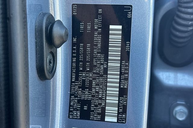 Used 2025  Toyota XLE image 33