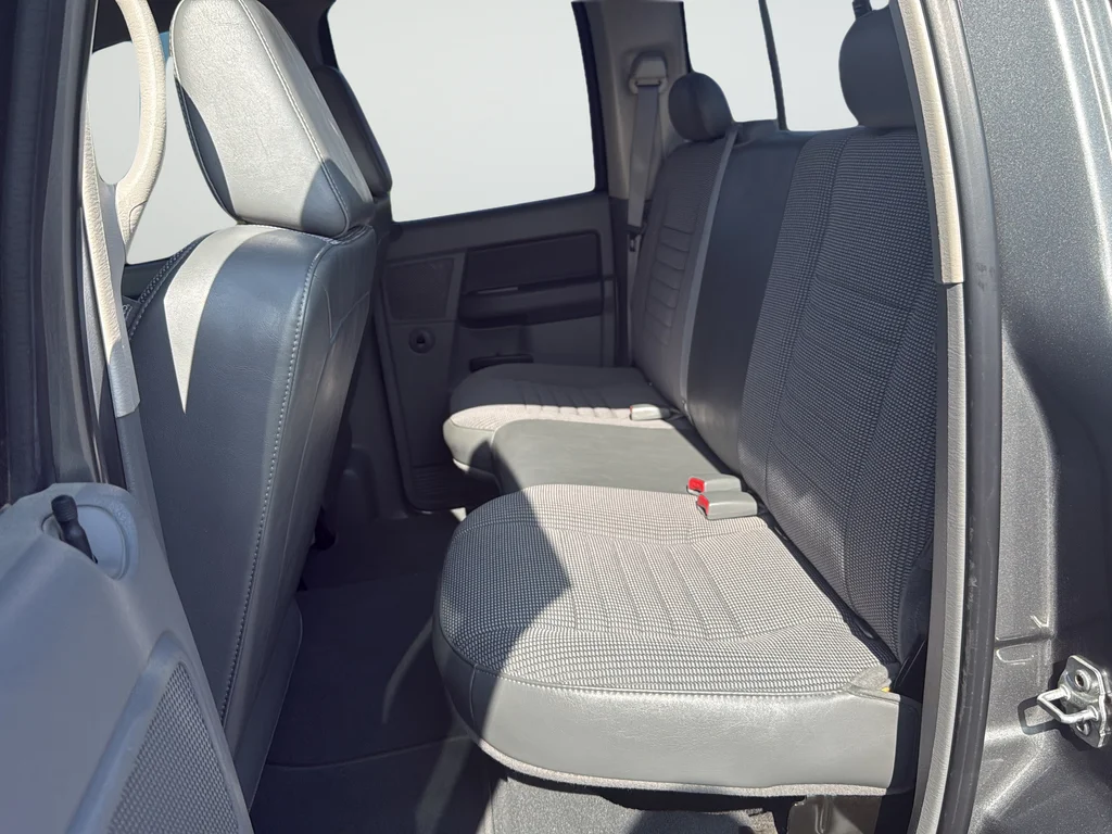 Used 2008 Gray Dodge SLT image 32
