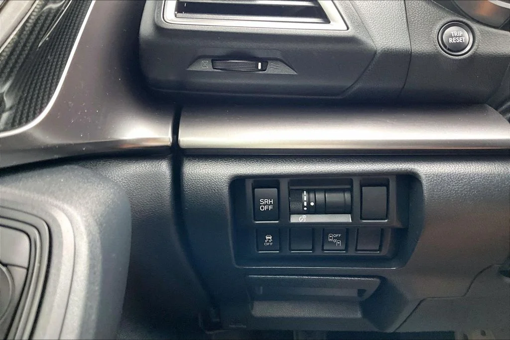 Used 2018 Dark Gray Metallic Subaru 2.0i Limited image 35