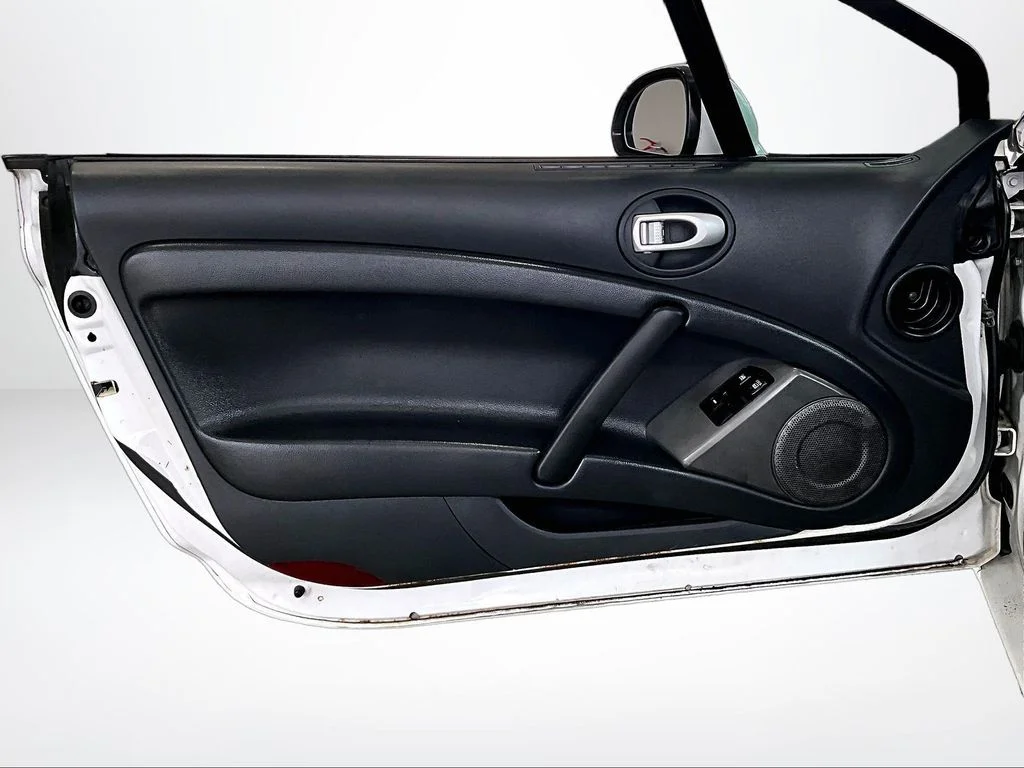 Used 2012 White Mitsubishi GS Sport image 24