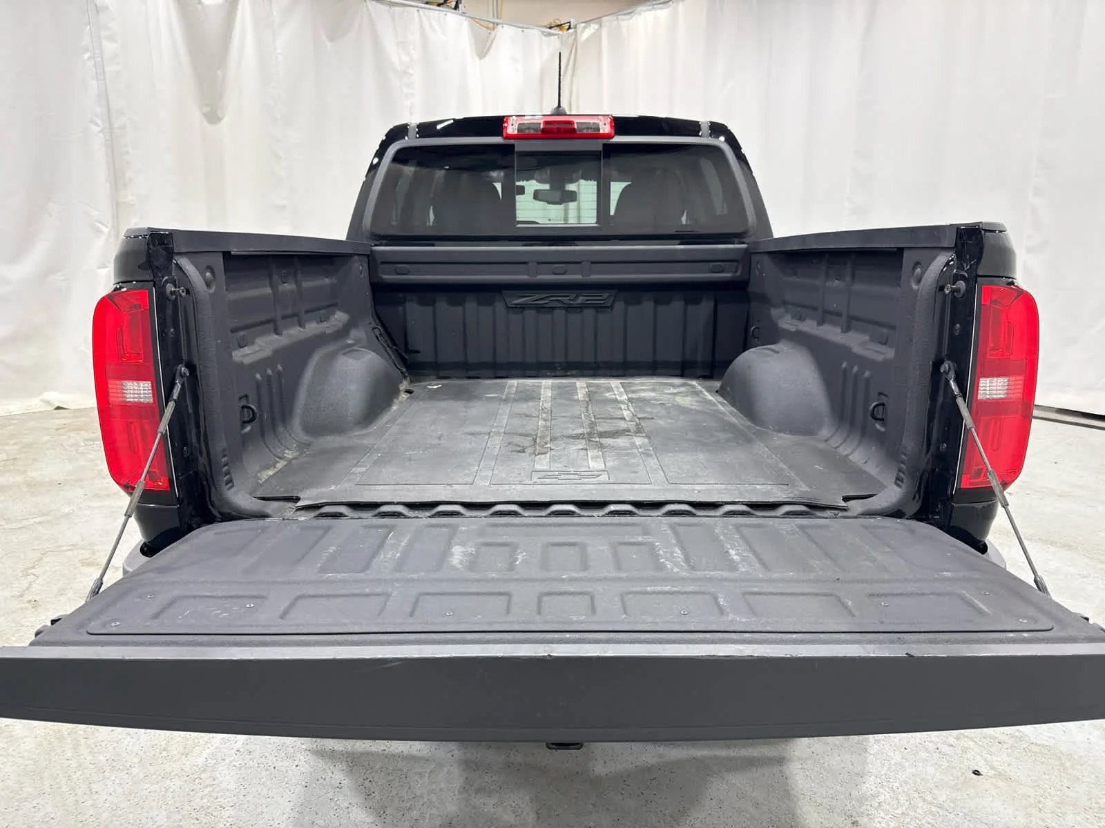 Used 2022 Black Chevrolet ZR2 image 11