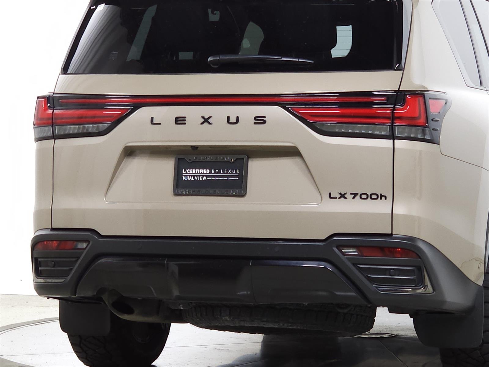 Certified Used 2025 Earth 4z1 Lexus Overtrail image 12