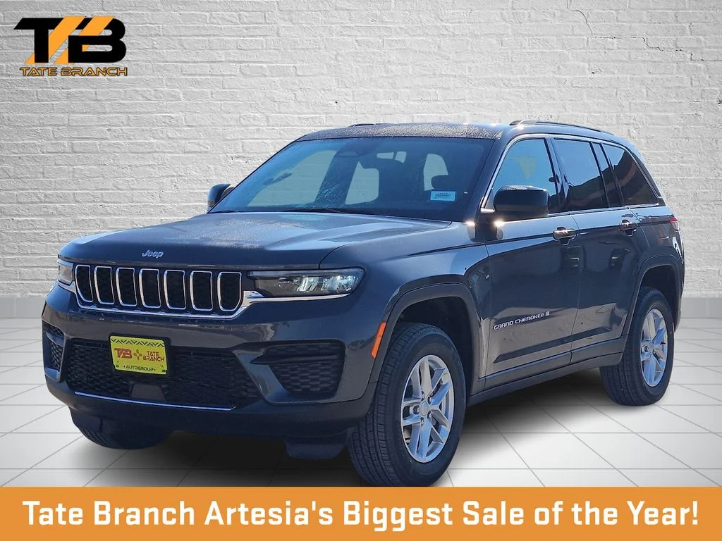 2026 Jeep Grand Cherokee Laredo 4x4's photo