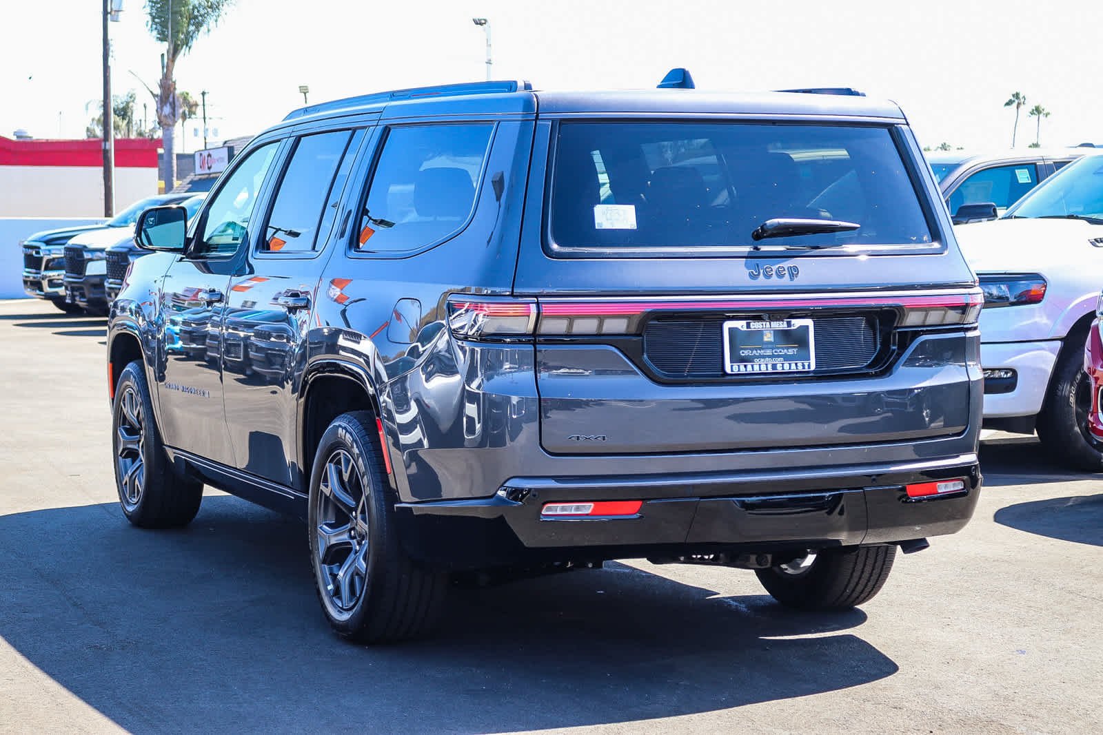 New 2026 Baltic-Gray Metallic Clear-Coat Exterior Paint Jeep Limited Altitude image 6