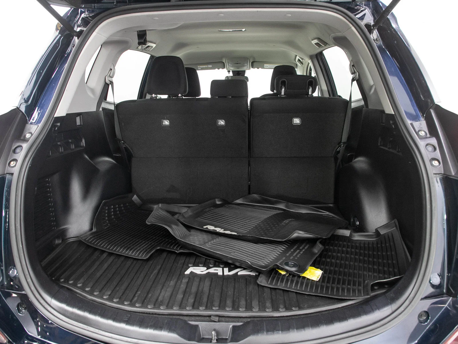 Used 2017  Toyota 4D WAGON LE 4WD image 9