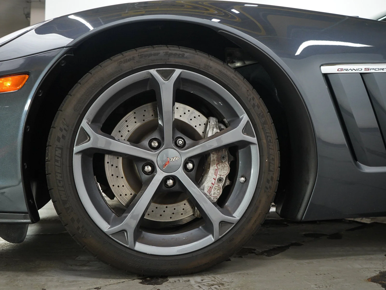 Used 2010 Cyber Gray Metallic Chevrolet Grand Sport image 26