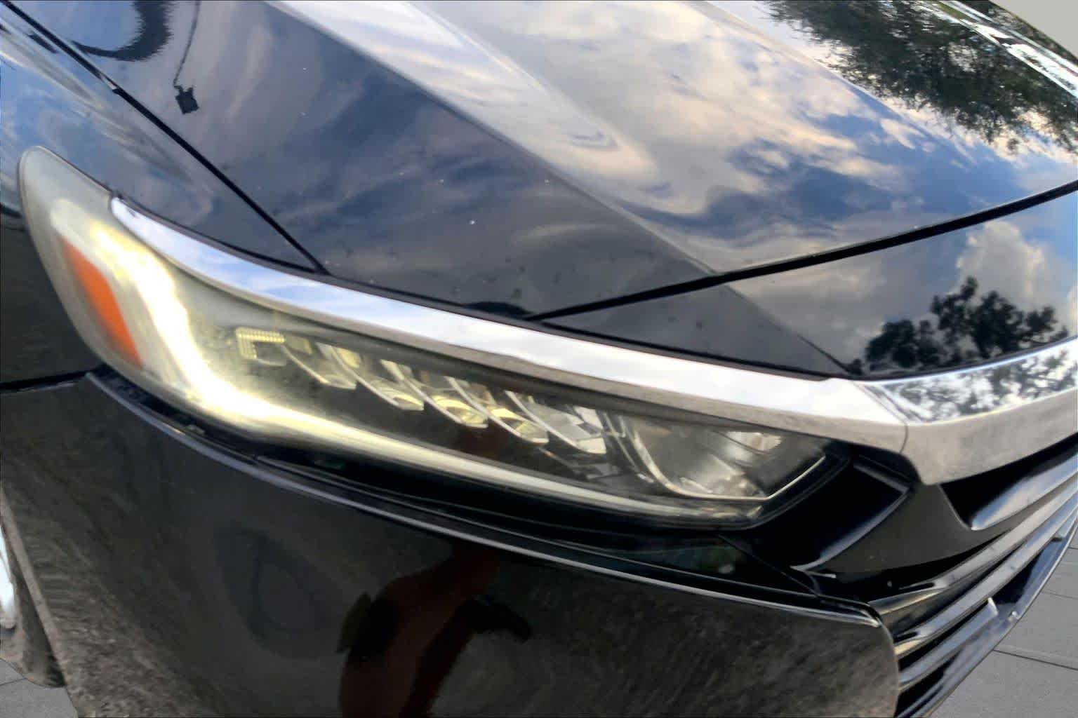 Used 2020 Crystal Black Pearl Honda LX image 27