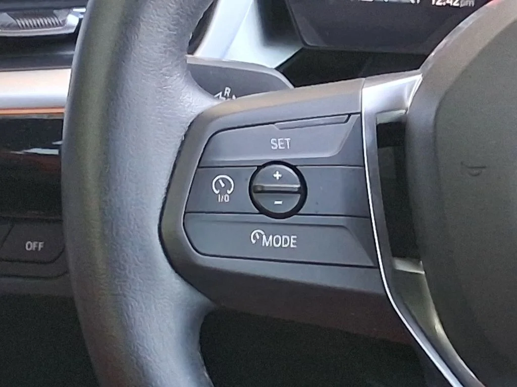 Used 2024 White BMW xDrive28i image 9
