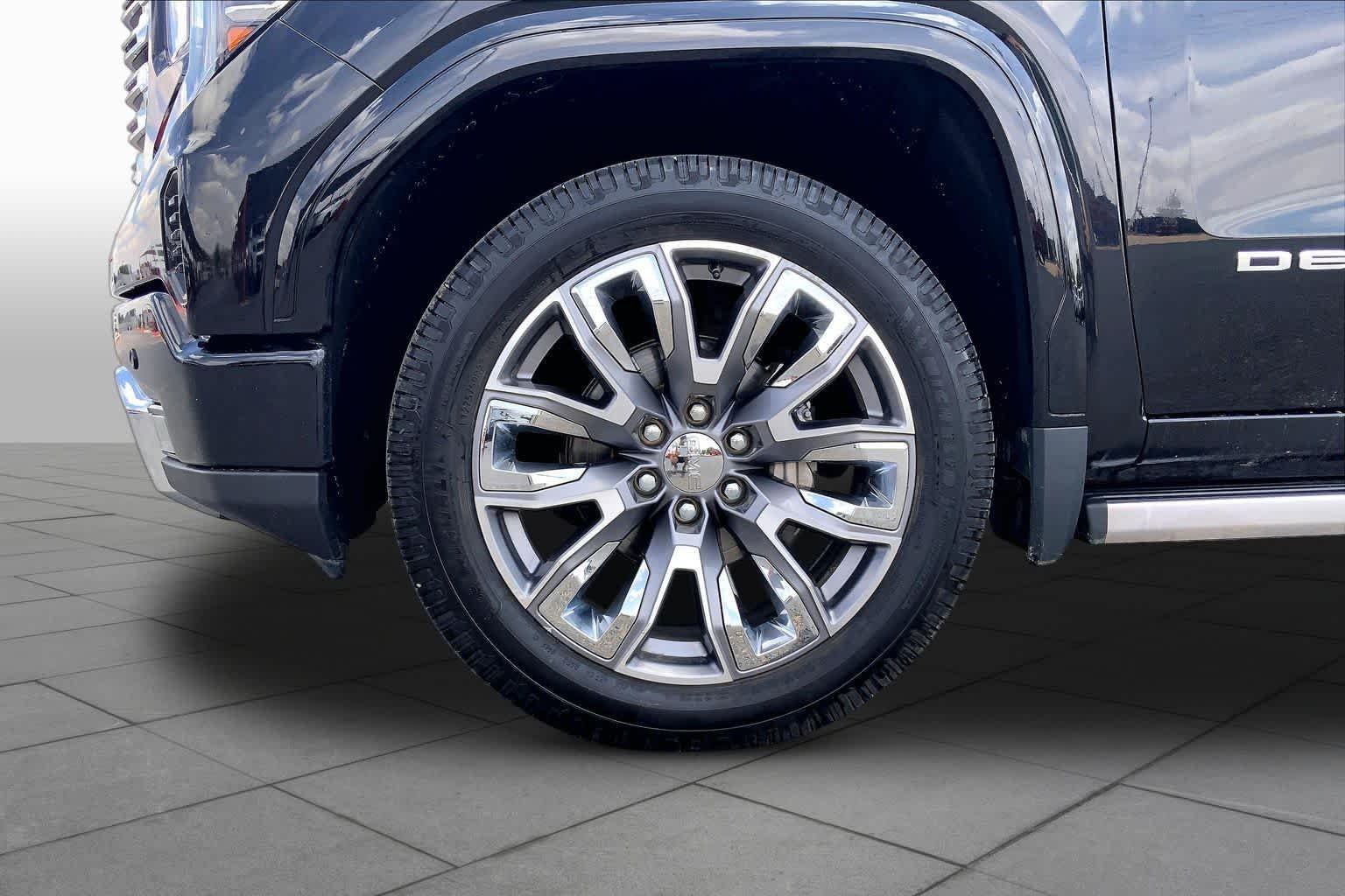 Used 2023 Onyx Black GMC Denali image 11