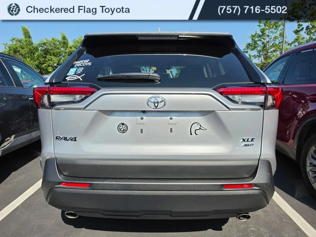 Used 2025 Silver Sky Metallic Toyota XLE Premium image 5