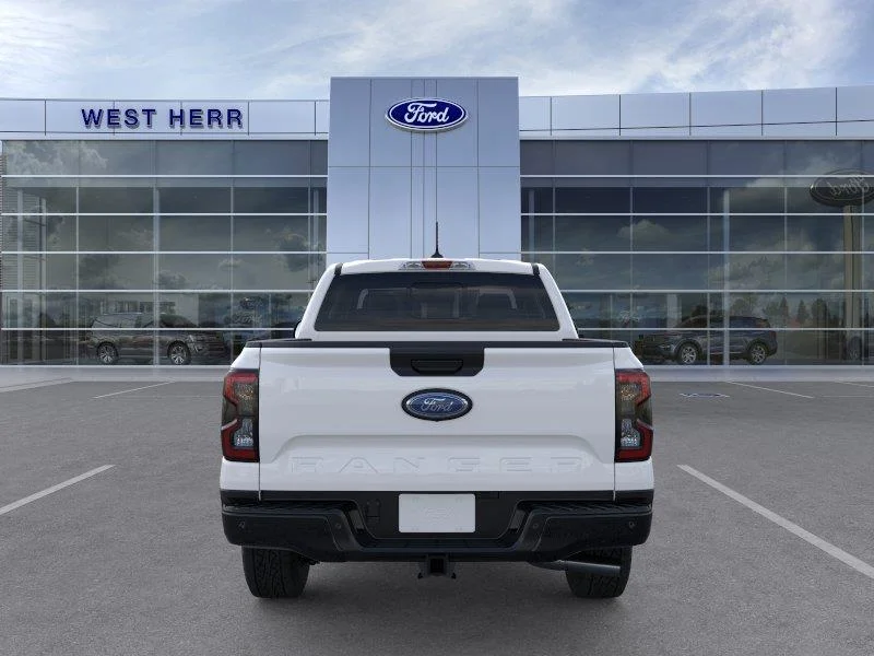 New 2025 Oxford White FORD XLT image 6