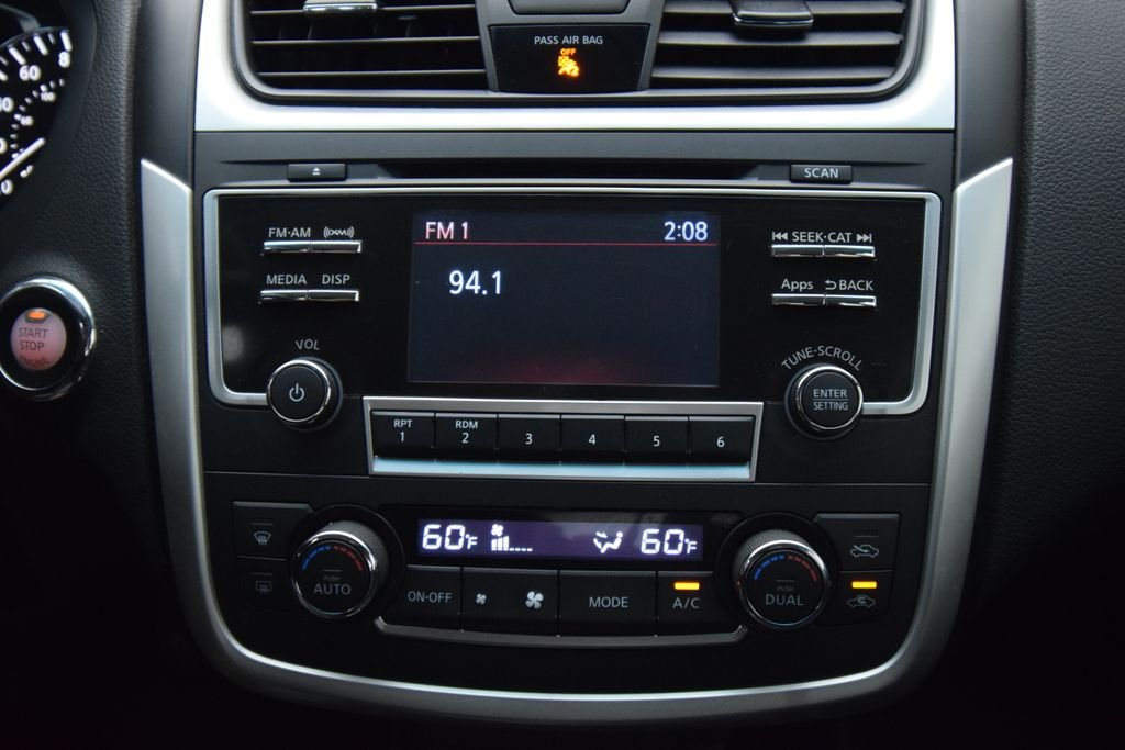 Used 2016 Silver Nissan 2.5 SV image 11